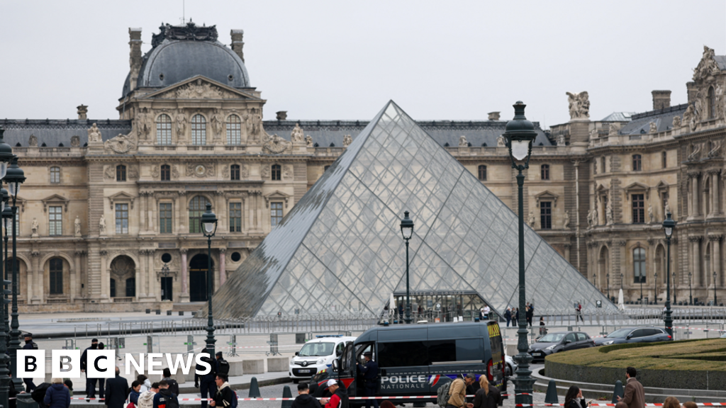 Five new suspects arrested over Louvre jewellery theft