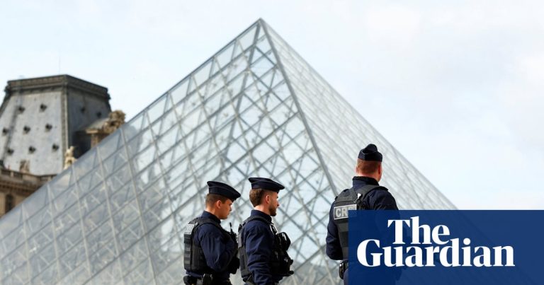 Five new suspects arrested in connection with Louvre robbery