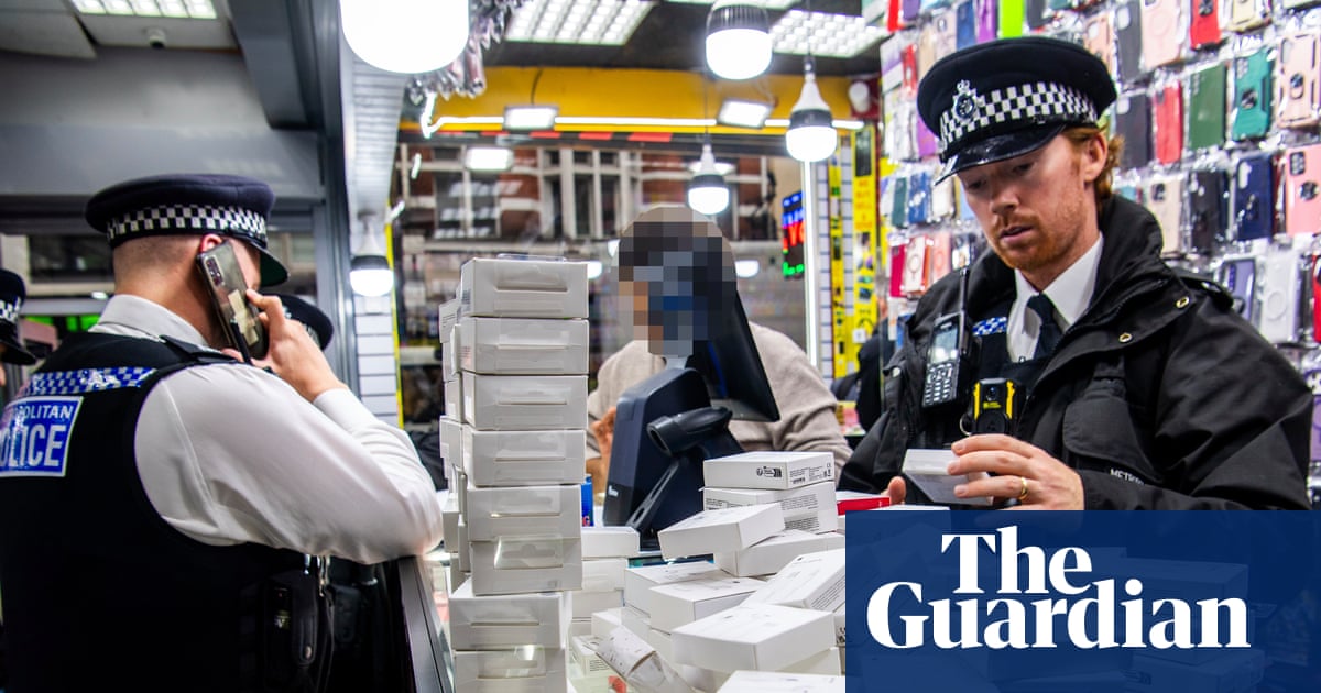 Met police crack down on illegal vape and phone shops